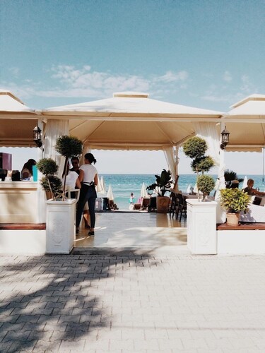 Apartments Kuce Lekovica snack bar- Bistro & Beach 