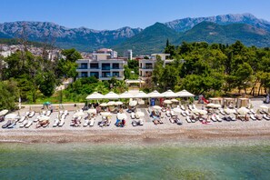Private beach, sun-loungers, beach bar - Apartments Kuce Lekovica snack bar- Bistro & Beach  (Bar)
