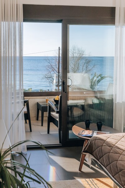 Apartments Kuce Lekovica snack bar- Bistro & Beach 