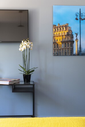 Premium bedding, in-room safe, desk, soundproofing - Enight (Gradignan)