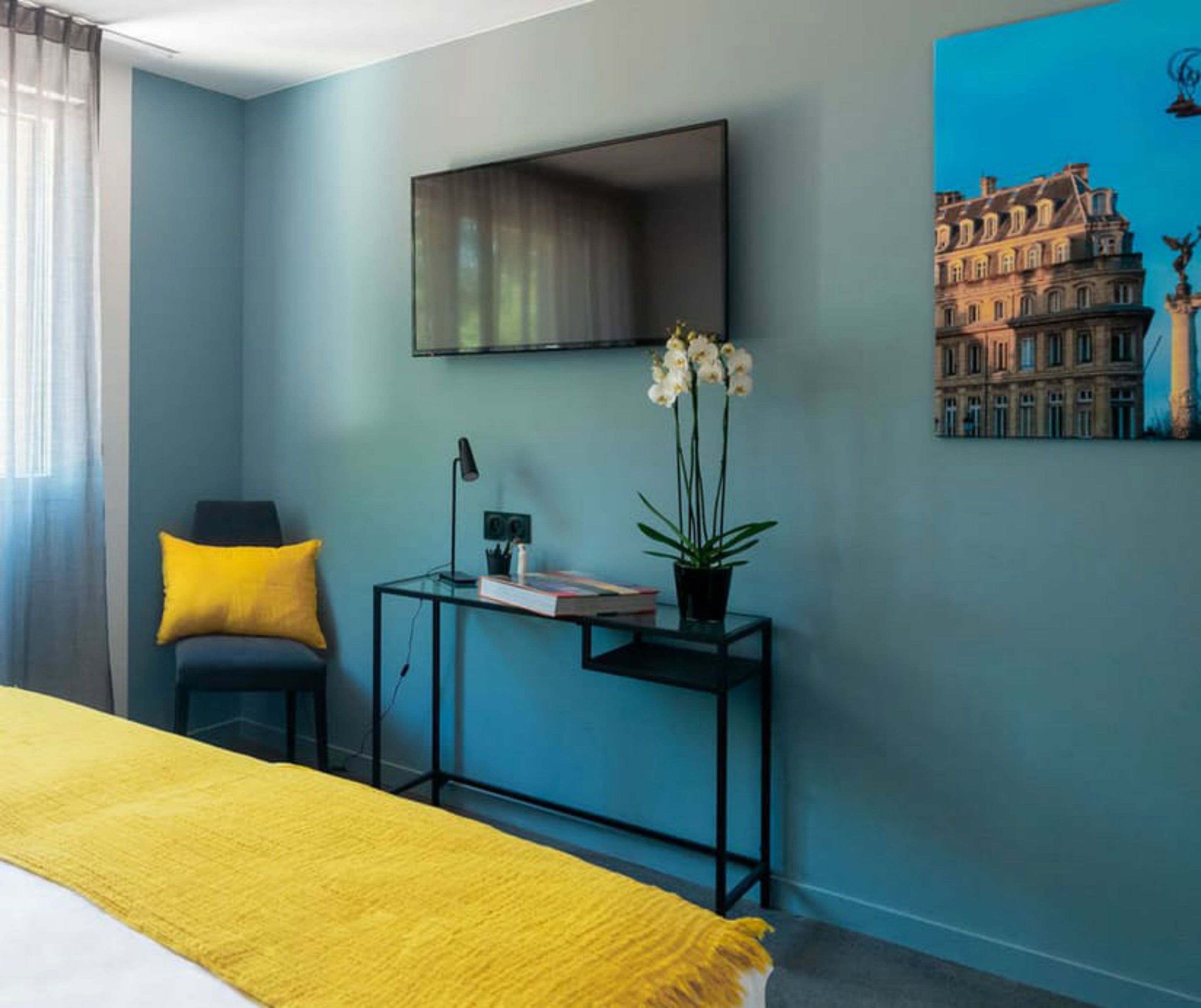 premium bedding, in-room safe, desk, soundproofing