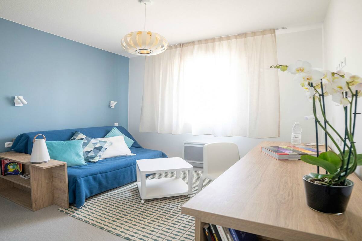 premium bedding, in-room safe, desk, soundproofing