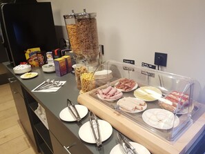 Daily buffet breakfast for a fee
