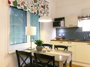 Private kitchen - Läätsa Holiday Homes (Läätsa)