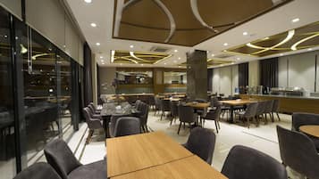 Food-Court