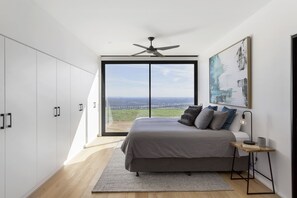 House, 4 Bedrooms | 4 bedrooms, premium bedding, iron/ironing board, free WiFi - Sky High (Mount Franklin)