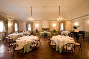Dîner et souper servis sur place