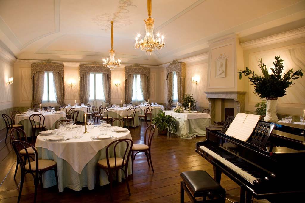 lunch and dinner served