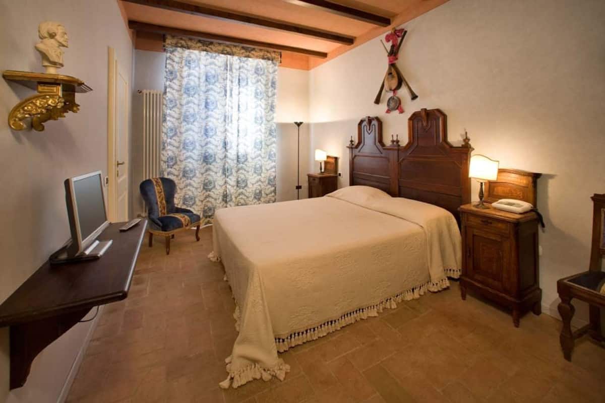Cunas, wifi gratis y ropa de cama