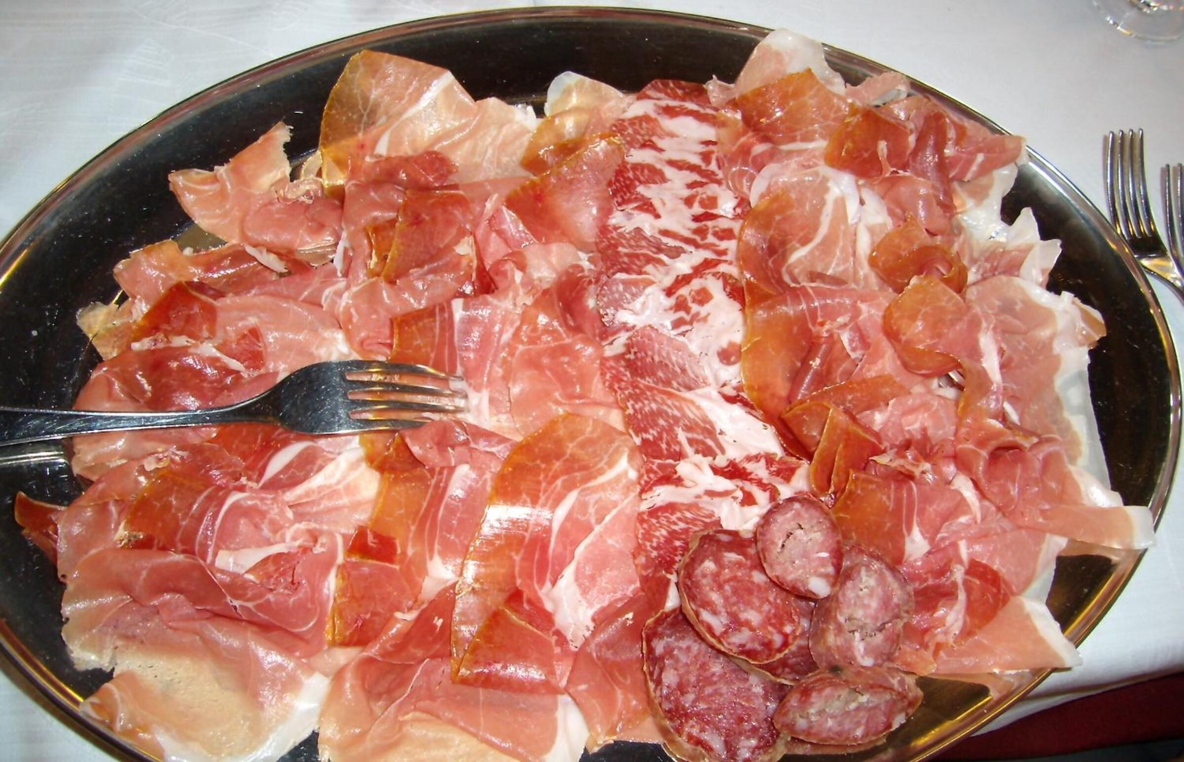 lunch and dinner served