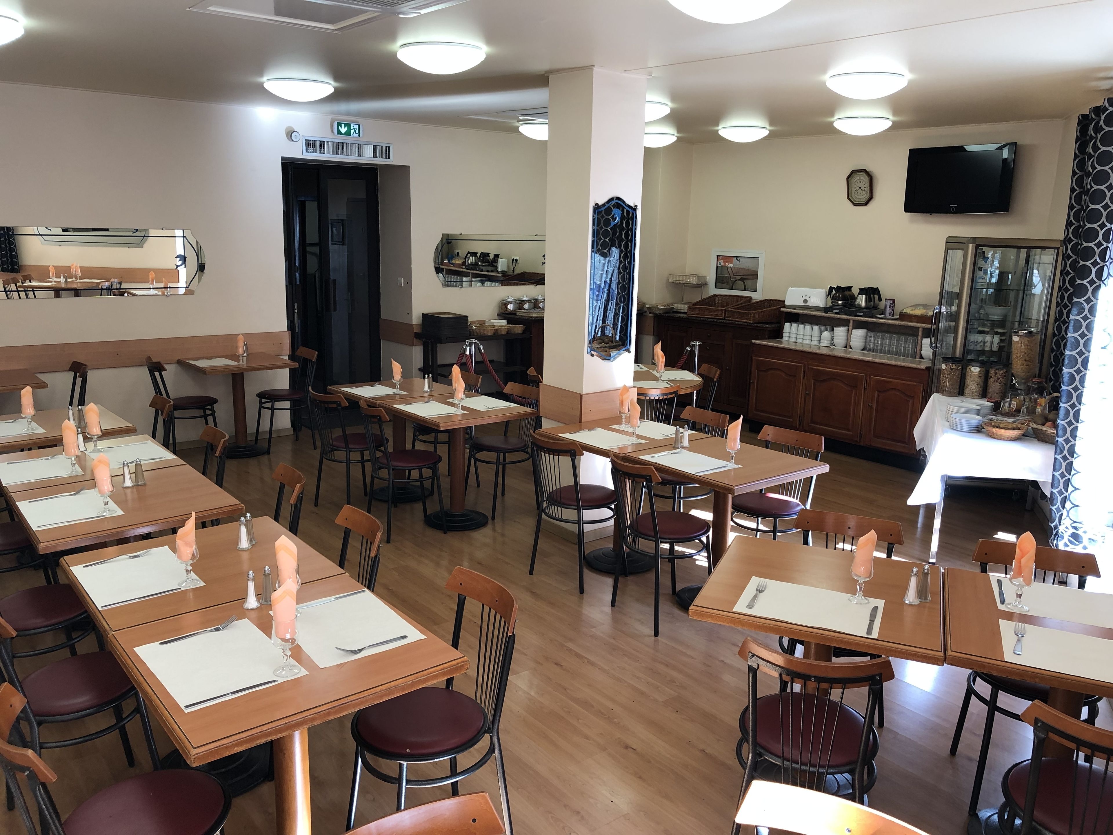 daily buffet breakfast (eur 9.5 per person)