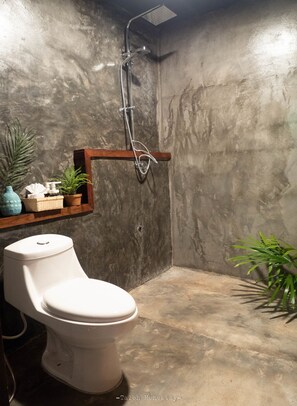 Family Room, Non Smoking, Hill View | Bathroom | Shower, rainfall showerhead, free toiletries, hair dryer - Taloh Homestay Chiangmai (Mae On)