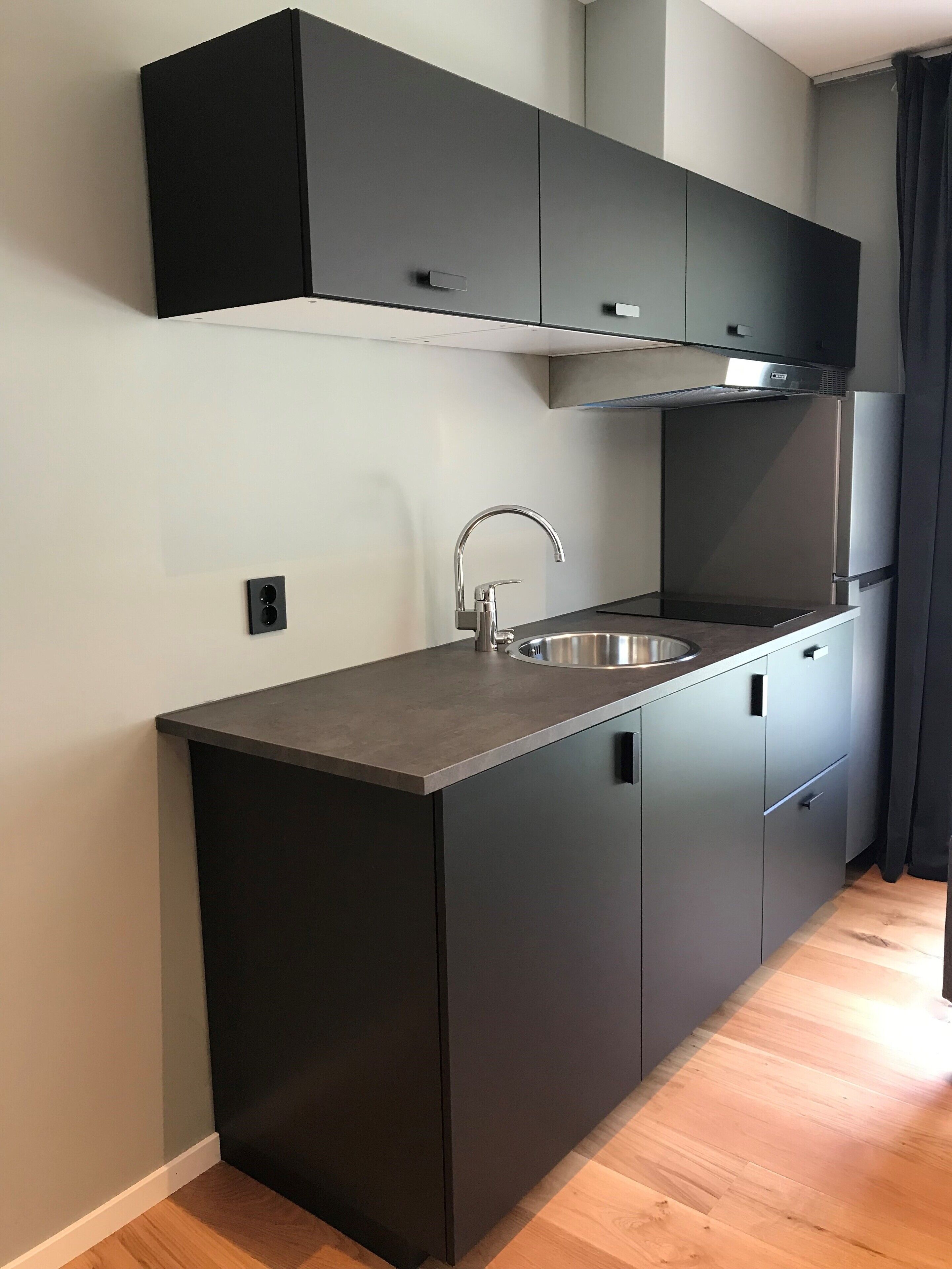 Junior Room | Laptop workspace, iron/ironing board, free WiFi