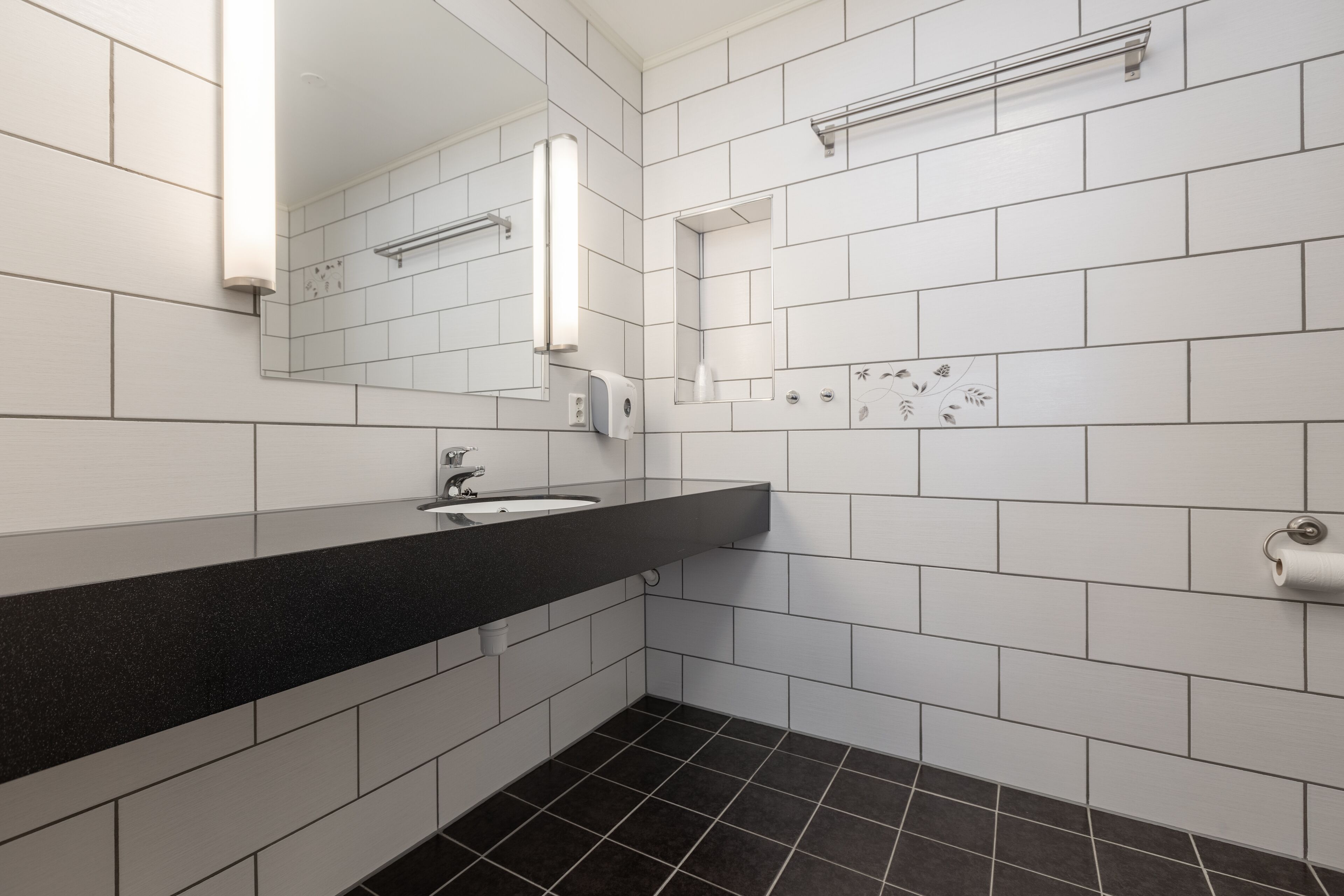 superior double room | bathroom | shower, hair dryer, towels