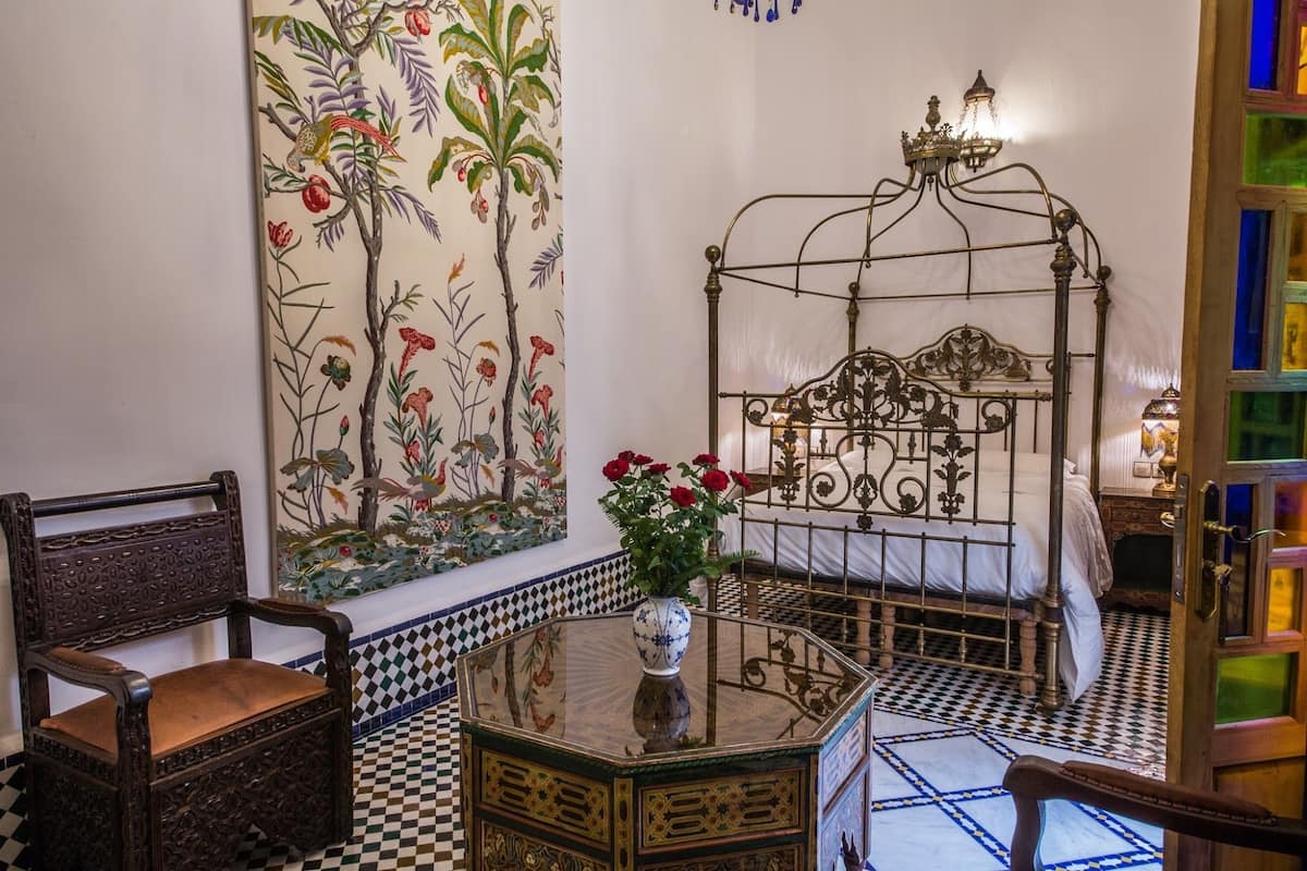 Habitación doble (Zahra) | Wifi gratis y ropa de cama