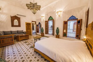 Suite (Yamna) | Free WiFi, bed sheets - Dar Dalila (Fes)