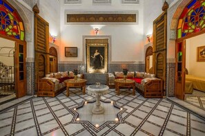 Sala de estar en el lobby