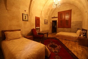 Standard Double Room | In-room safe, iron/ironing board, free cribs/infant beds