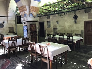 Breakfast, lunch and dinner served  - Old Greek House (Ürgüp)