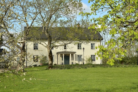 Fachada de la propiedad