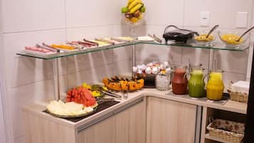 Free daily buffet breakfast