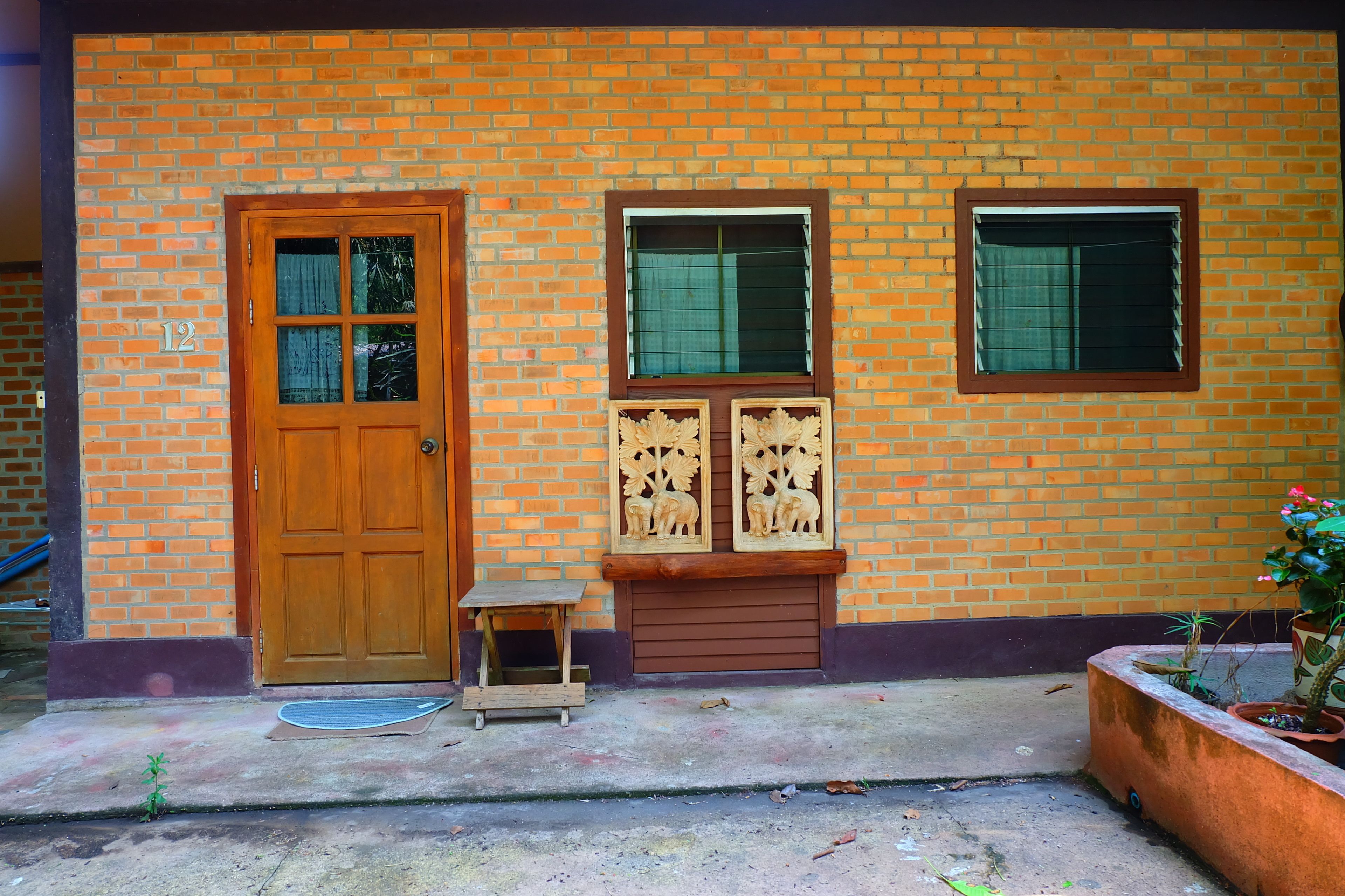 small family bungalow | terrace/patio