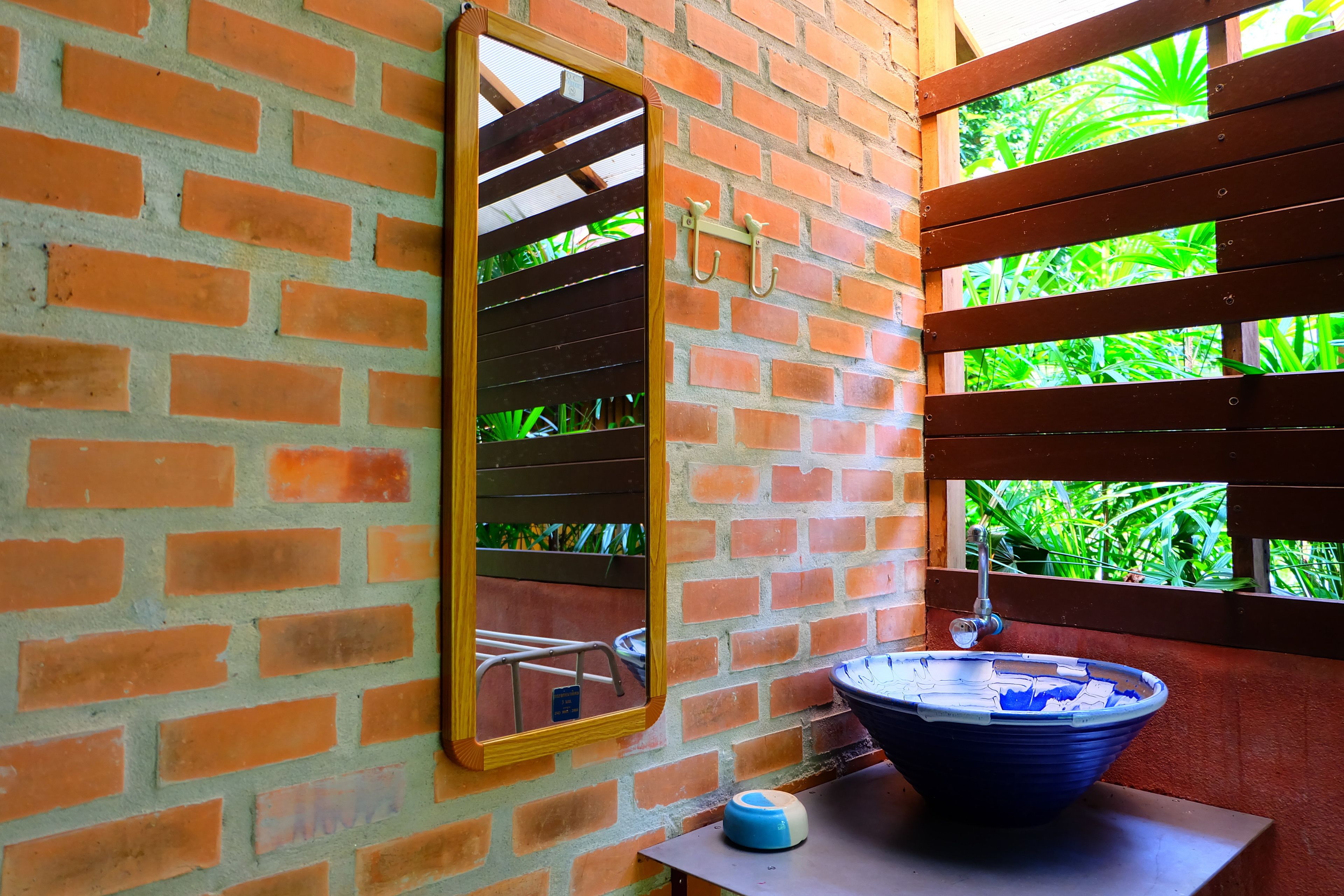 small family bungalow | bathroom sink