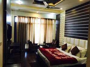 Flat-screen TV - Sun N Star (Dehradun)