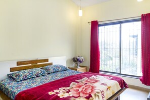 3 chambres, bureau, accès au Wi-Fi (inclus)