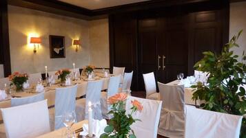 Café da manhã e jantar, culinária regional