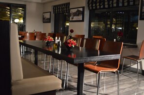 Restaurant - Pebbles Appartment (Zebbug)