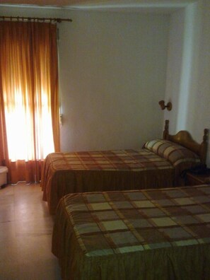 Rollaway beds, free WiFi