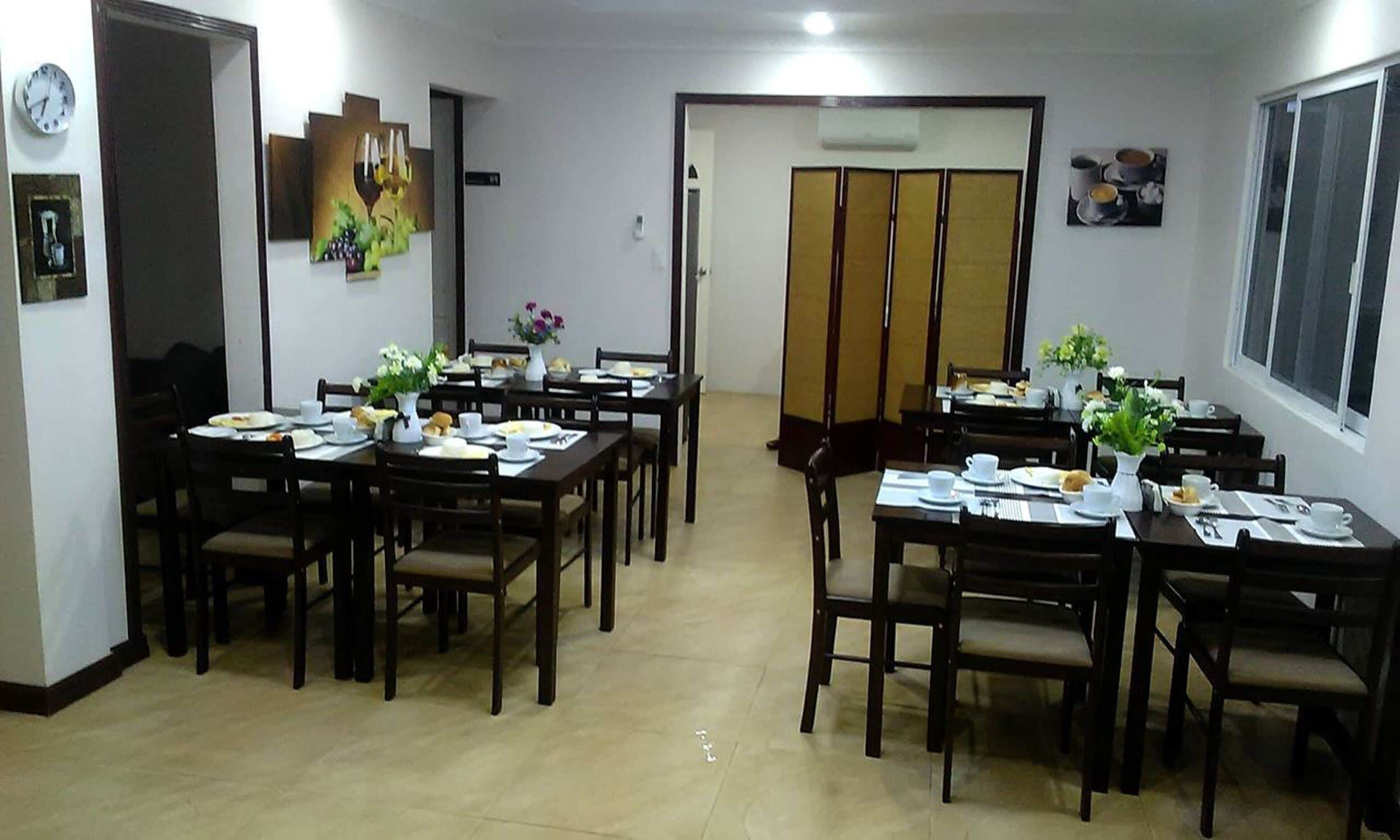 daily cooked-to-order breakfast (php 249 per person)