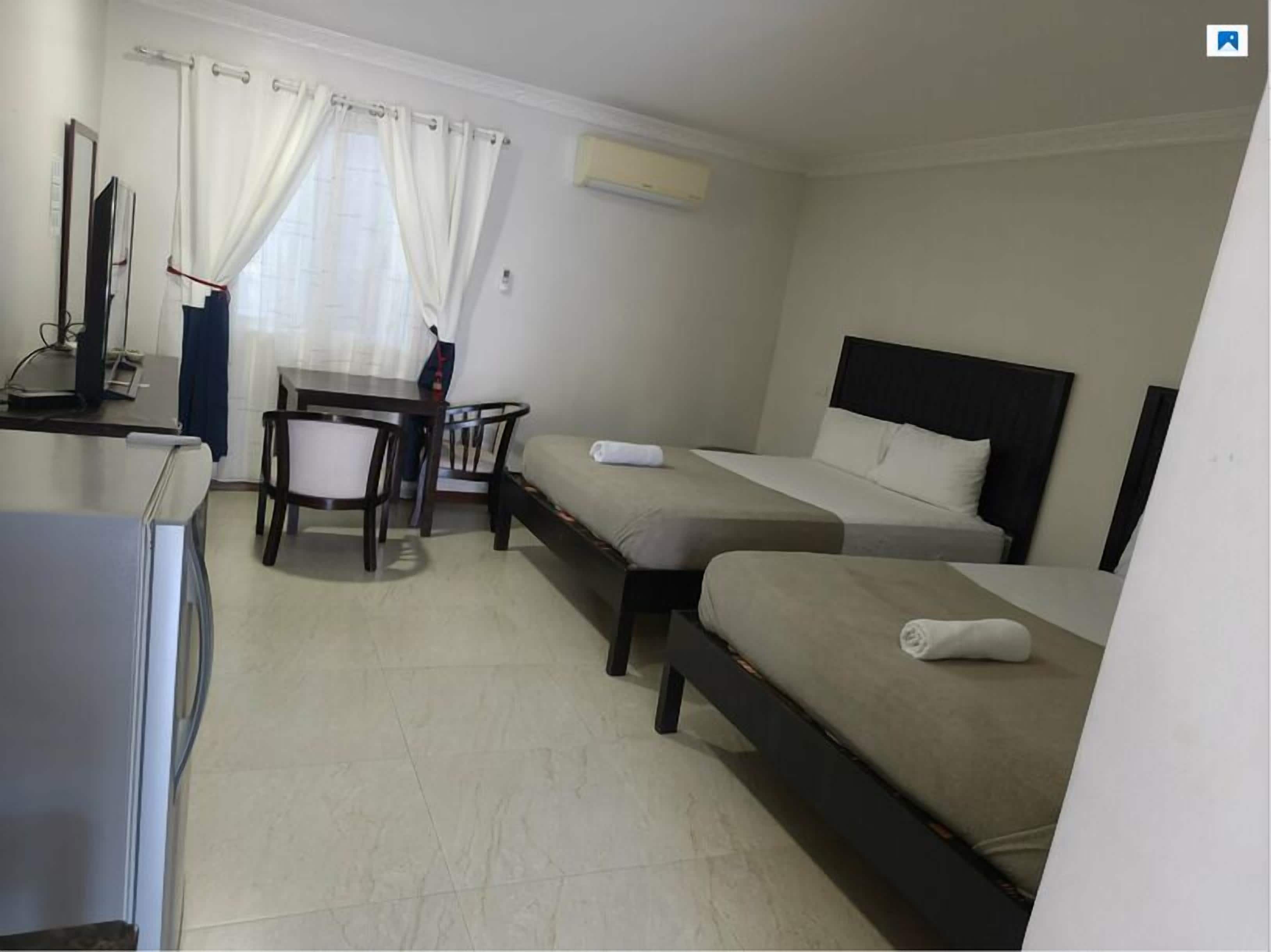 Suite Supérieure, 1 chambre, réfrigérateur, vue piscine | 1 chambre, literie de qualité supérieure, décoration personnalisée
