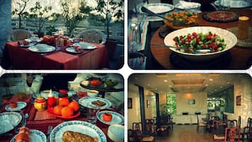 Café da manhã continental todos os dias (INR 350 por pessoa)