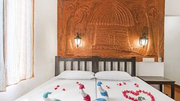 Executive Cottage, 1 Bedroom | 1 bedroom, desk, rollaway beds, free WiFi