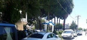 Free self parking, free valet parking - Shadow Hotel (Kusadasi)