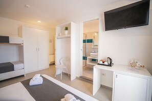 In-room safe, soundproofing, free WiFi, bed sheets - Residenza La Torre  (Tropea)