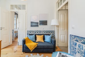 Standard Apartment, 2 Bedrooms | Living room