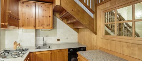 Appartement, 2 chambres, rez-de-chaussée | Coin cuisine privé | Réfrigérateur, plaque de cuisson, lave-vaisselle