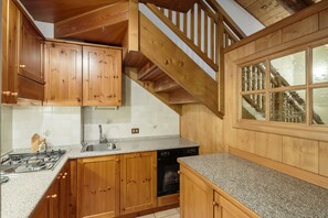 Apartment, 2 Bedrooms, Ground Floor | Private kitchenette