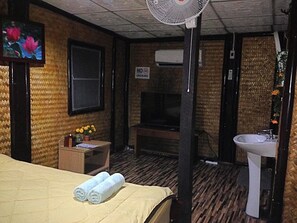 Standard Double Room | Room amenity - Jidapa Resort (Ayutthaya)