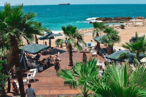 On the beach - Seaview Hotel by Hansa (Batroun)