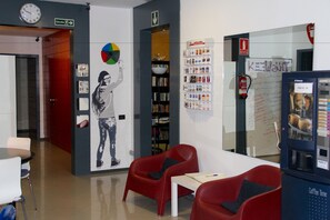 Interior - Alternative Creative Youth Hostel Barcelona (Barcelona)