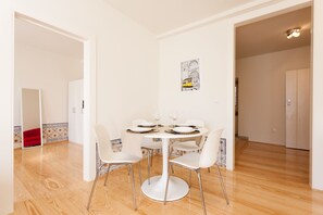 Standard Apartment, 2 Bedrooms, Balcony, City View | In-room dining - Gonzalo's Guest Apartments - Downtown Historic Flats IV (Lisbon)