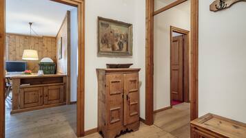 Apartemen, lantai dasar | Area keluarga