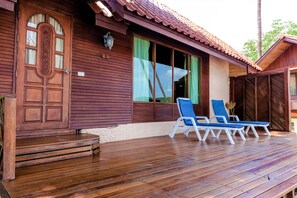 Terrace/patio - Bangrak Pier Bungalow (Koh Samui)