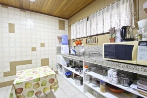 Casa | Cozinha privada | Geladeira, micro-ondas, fogão, cooktop