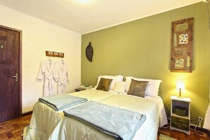 Casa | 5 quartos, ferros/tábuas de passar roupa, Wi-Fi de cortesia