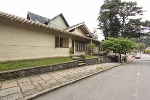 Fachada da propriedade